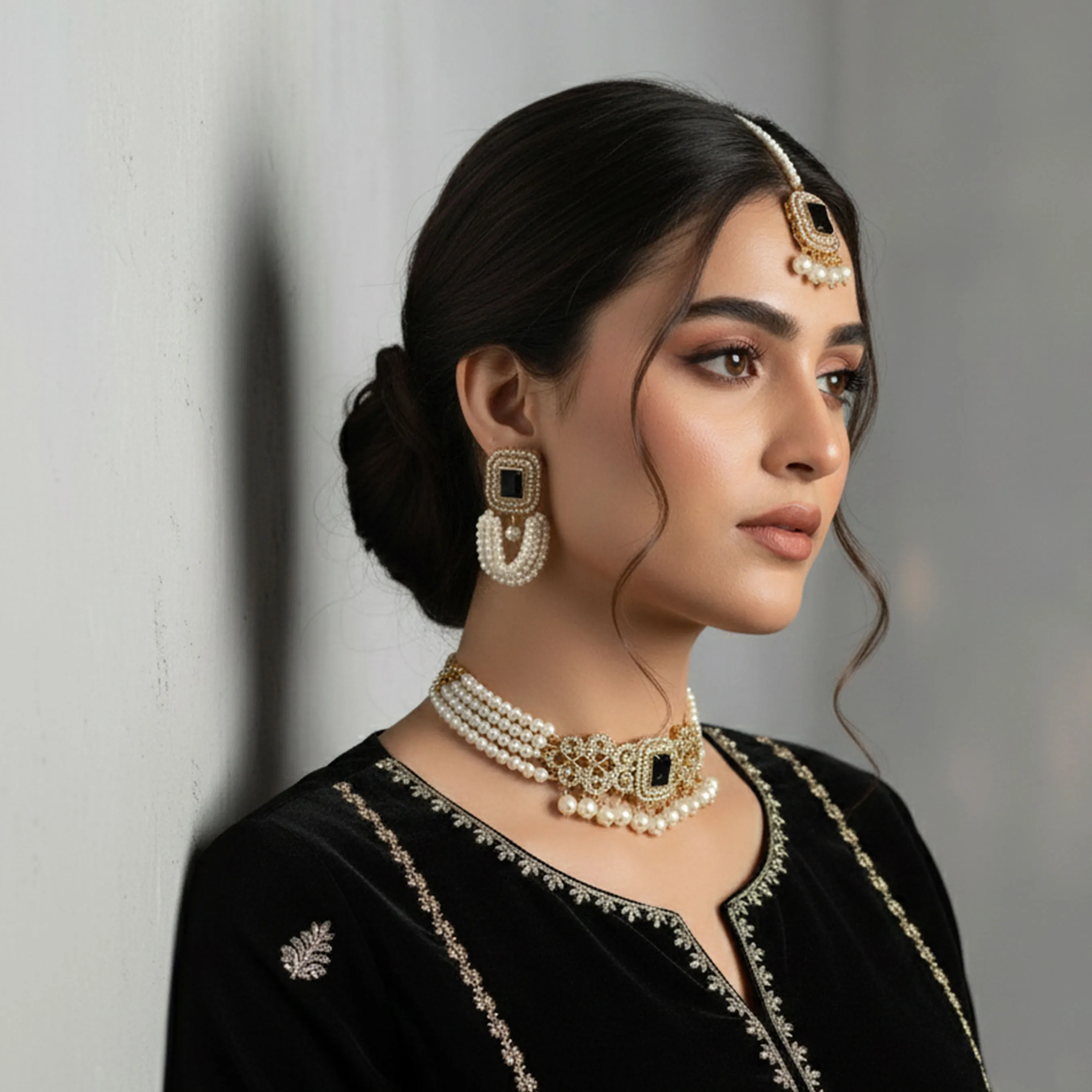 Pearl Choker Necklace Set