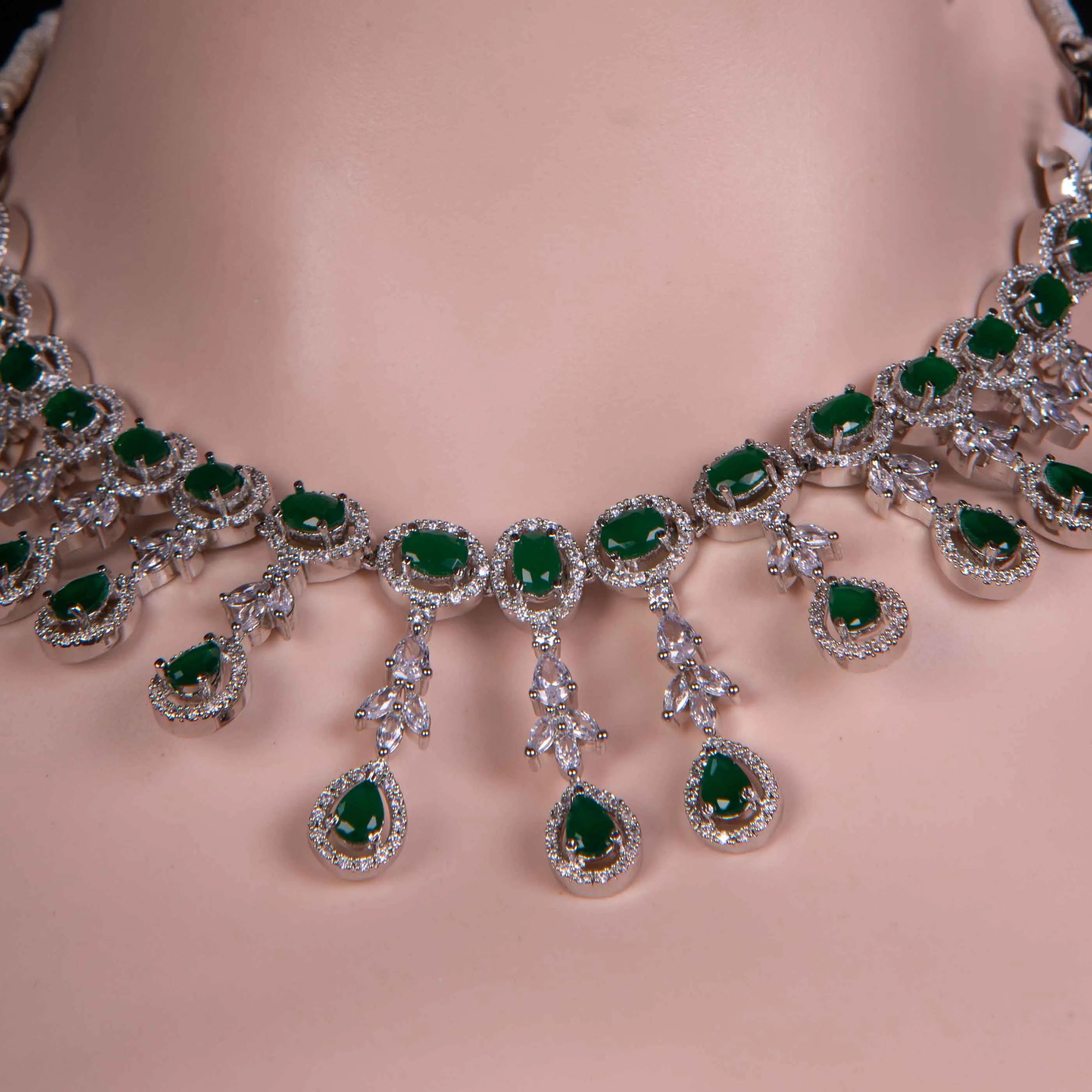 Green Emerald Stones Necklace Set 02