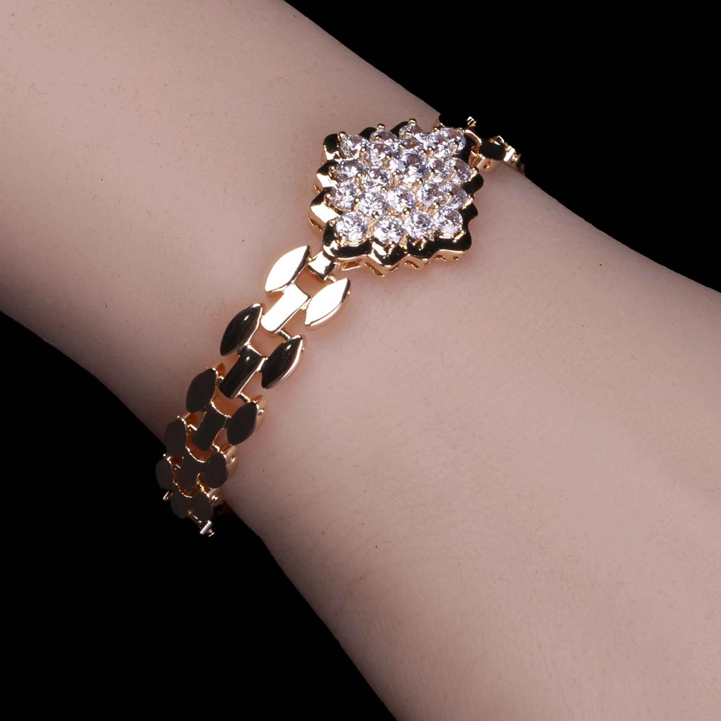 Zircon Center & Linked Chain Bracelet